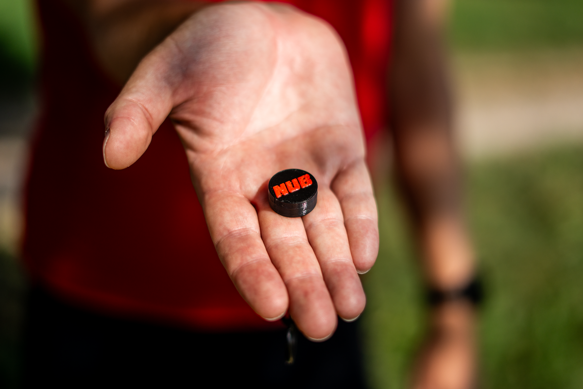 NUB - black / red