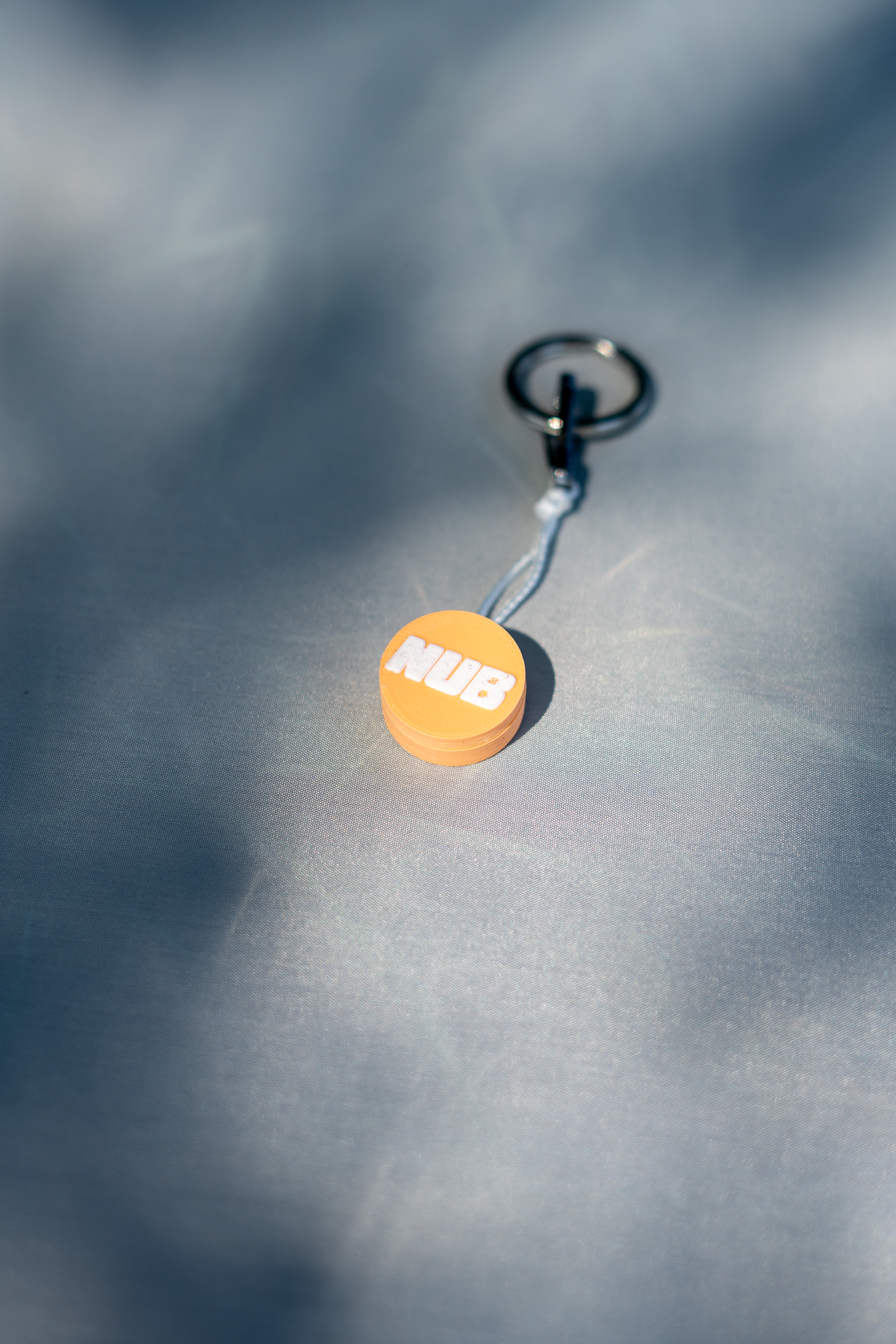 NUB - apricot / white