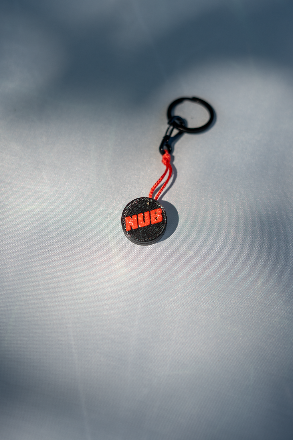 NUB - black / red